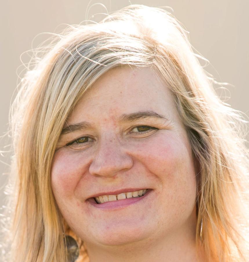 Julie Stavneak